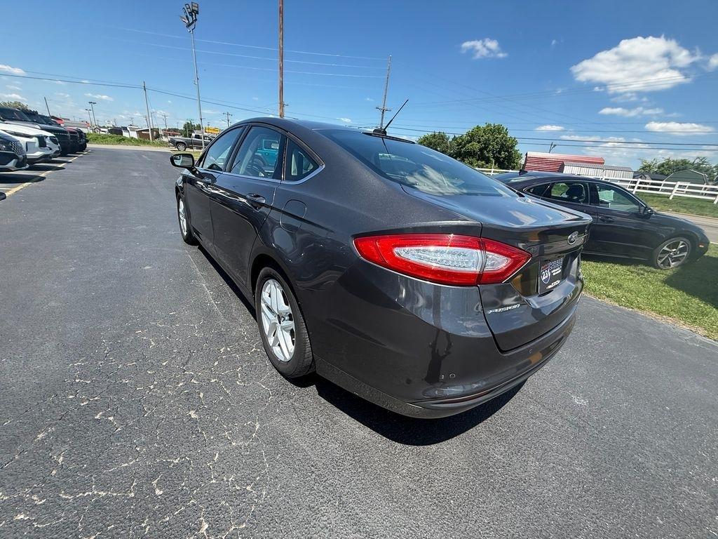 Ford Fusion SE 2016
