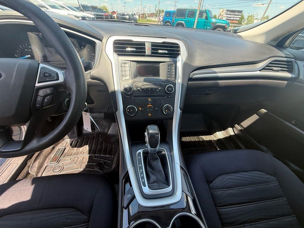 Ford Fusion SE 2016