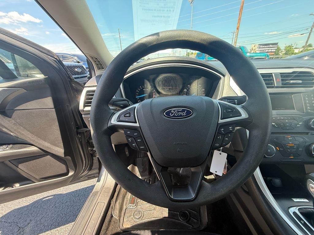 Ford Fusion SE 2016