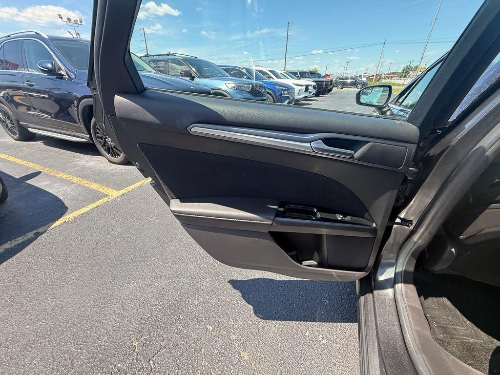 Ford Fusion SE 2016