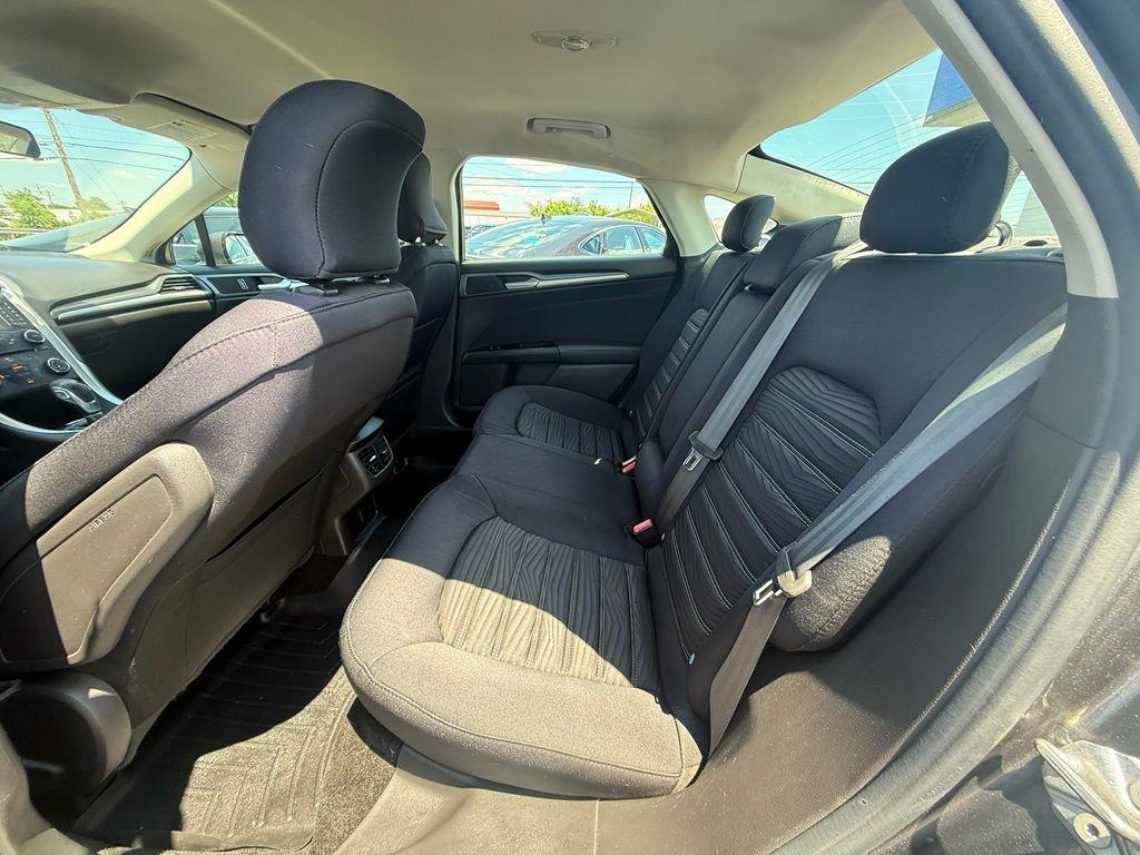 Ford Fusion SE 2016