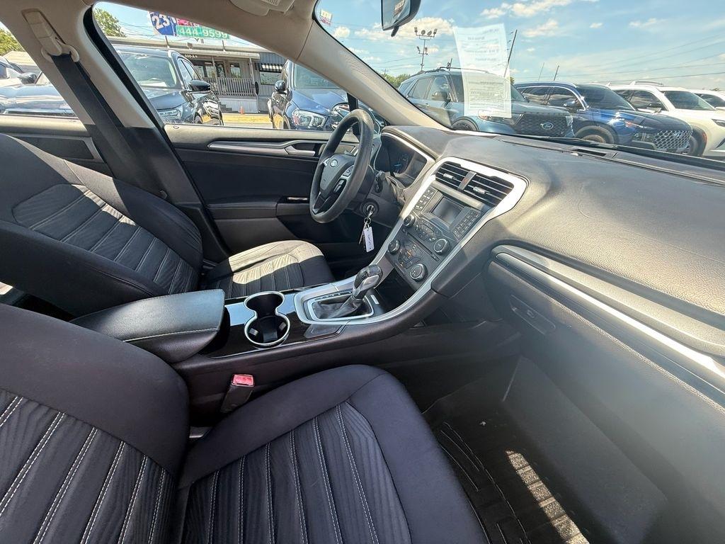 Ford Fusion SE 2016