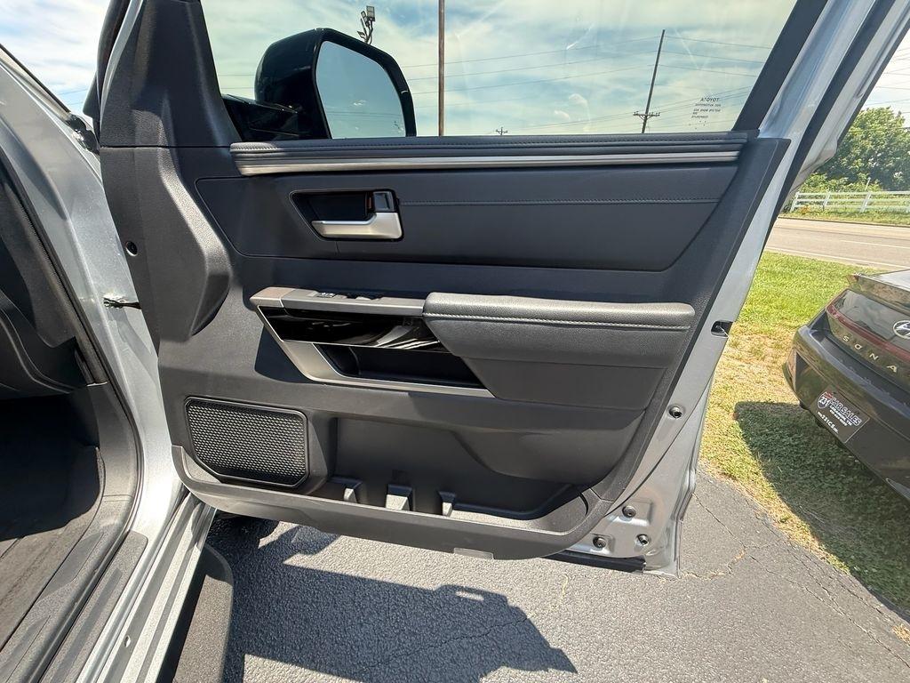 Toyota Tundra Limited CrewMax 4WD 2024