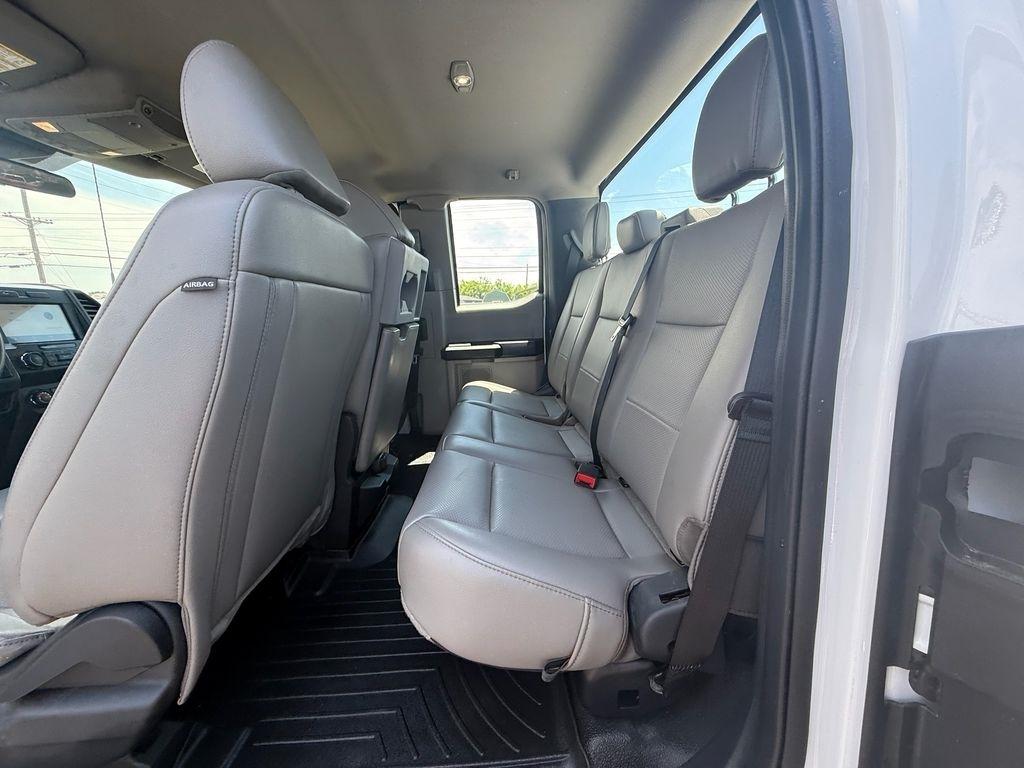 Ford F-350 SD XL SuperCab 4WD 2022