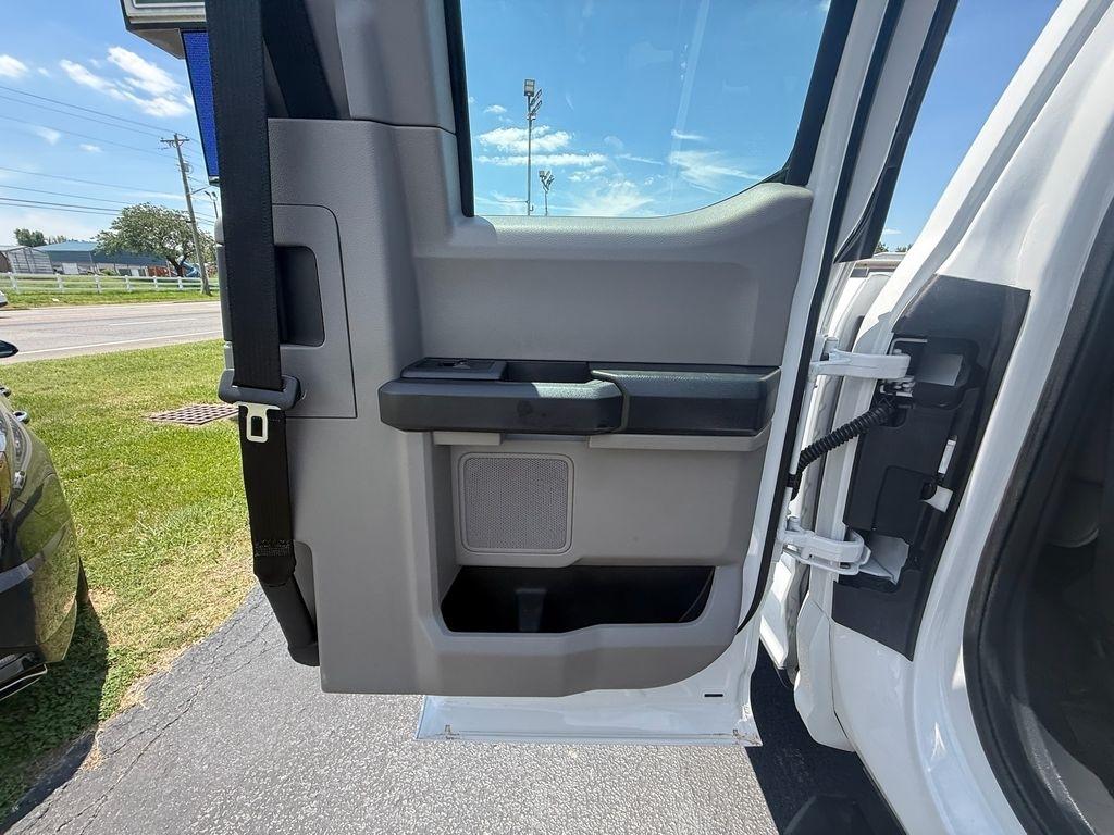 Ford F-350 SD XL SuperCab 4WD 2022