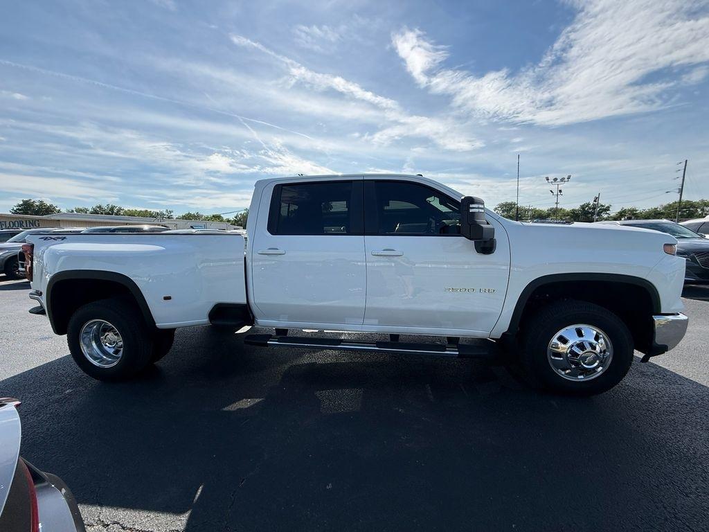 Chevrolet Silverado 3500HD LT Crew Cab 4WD 2025