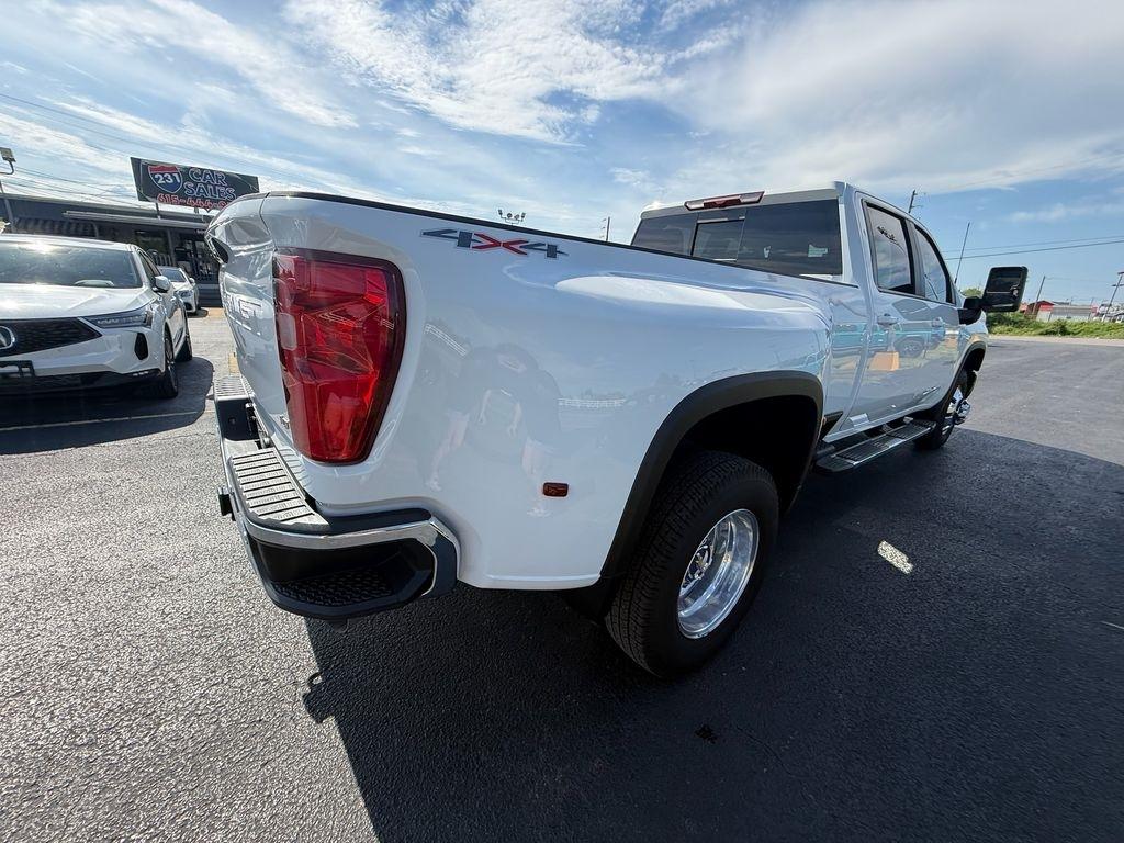 Chevrolet Silverado 3500HD LT Crew Cab 4WD 2025