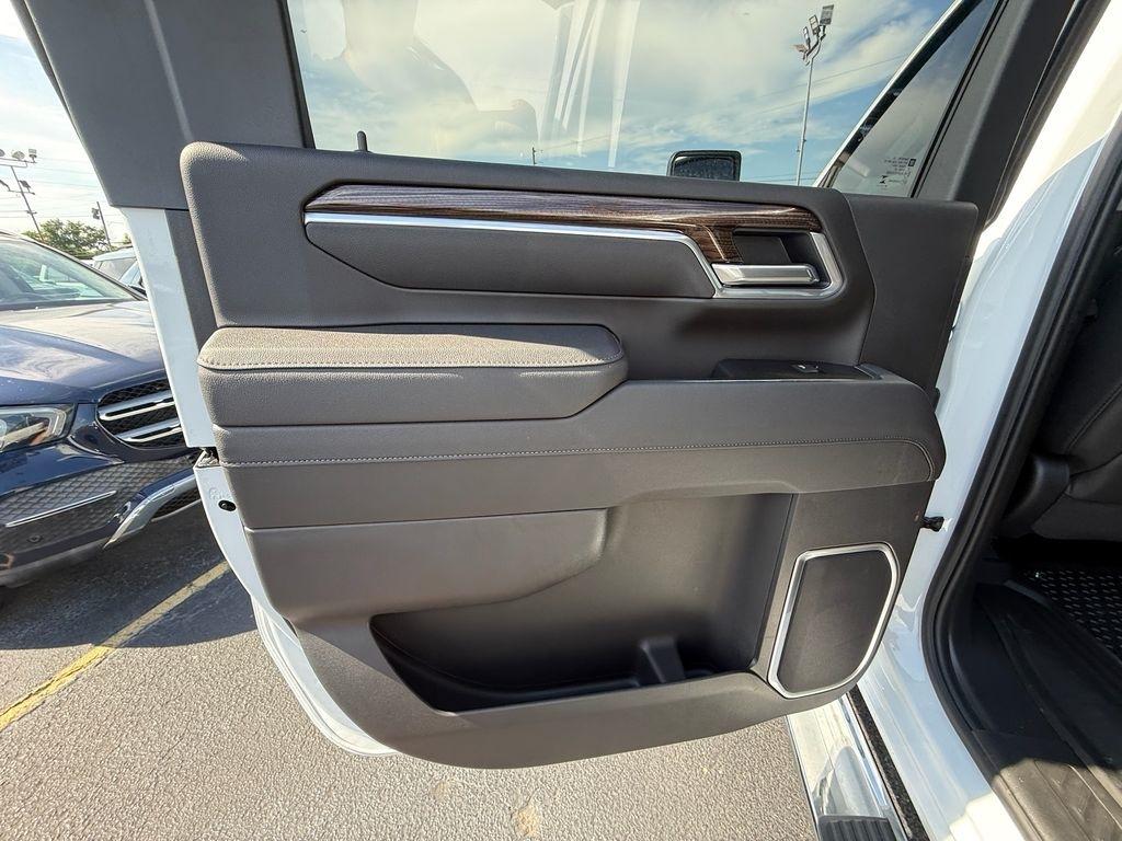 Chevrolet Silverado 3500HD LT Crew Cab 4WD 2025