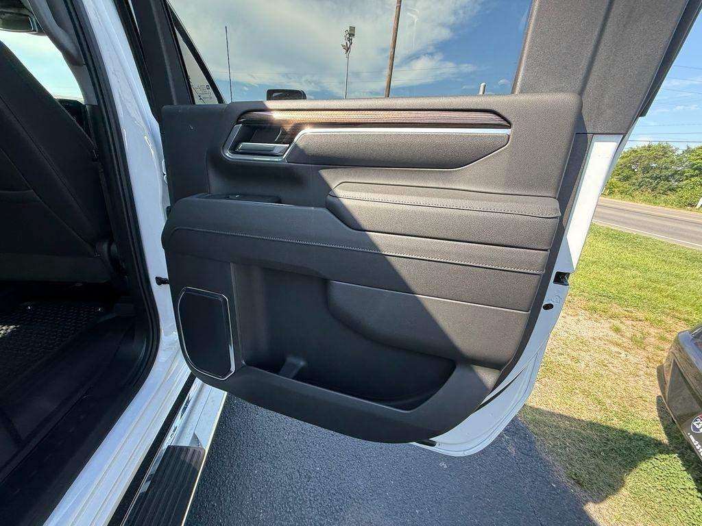 Chevrolet Silverado 3500HD LT Crew Cab 4WD 2025