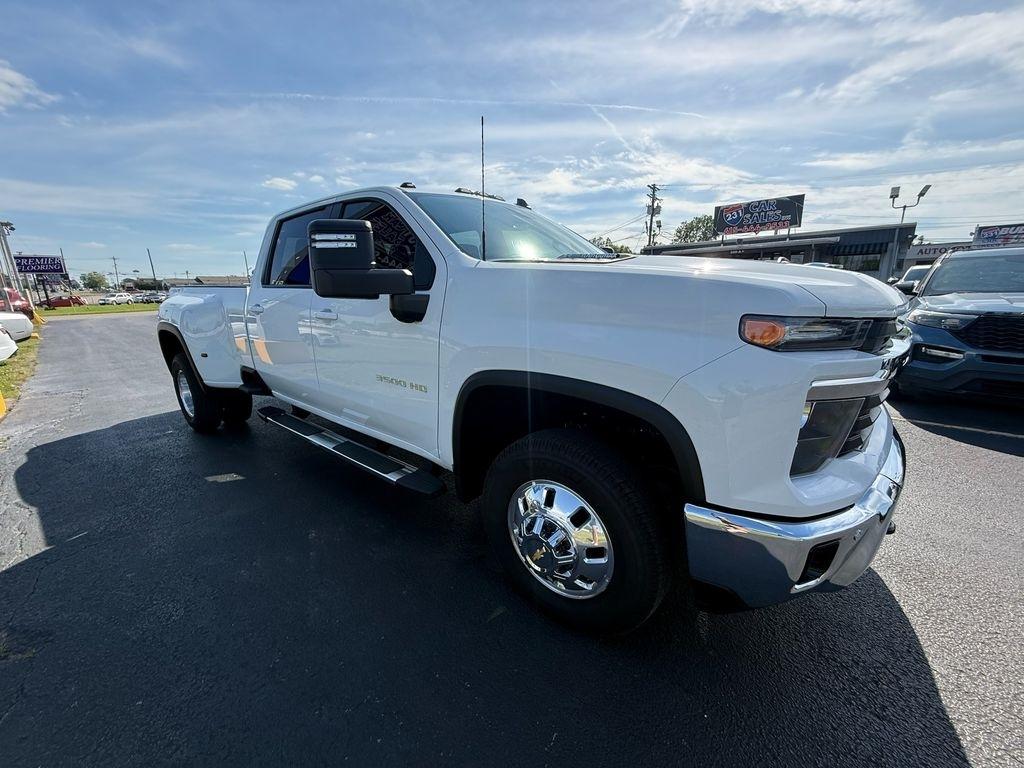 2025 Chevrolet Silverado 3500HD LT Crew Cab 4WD