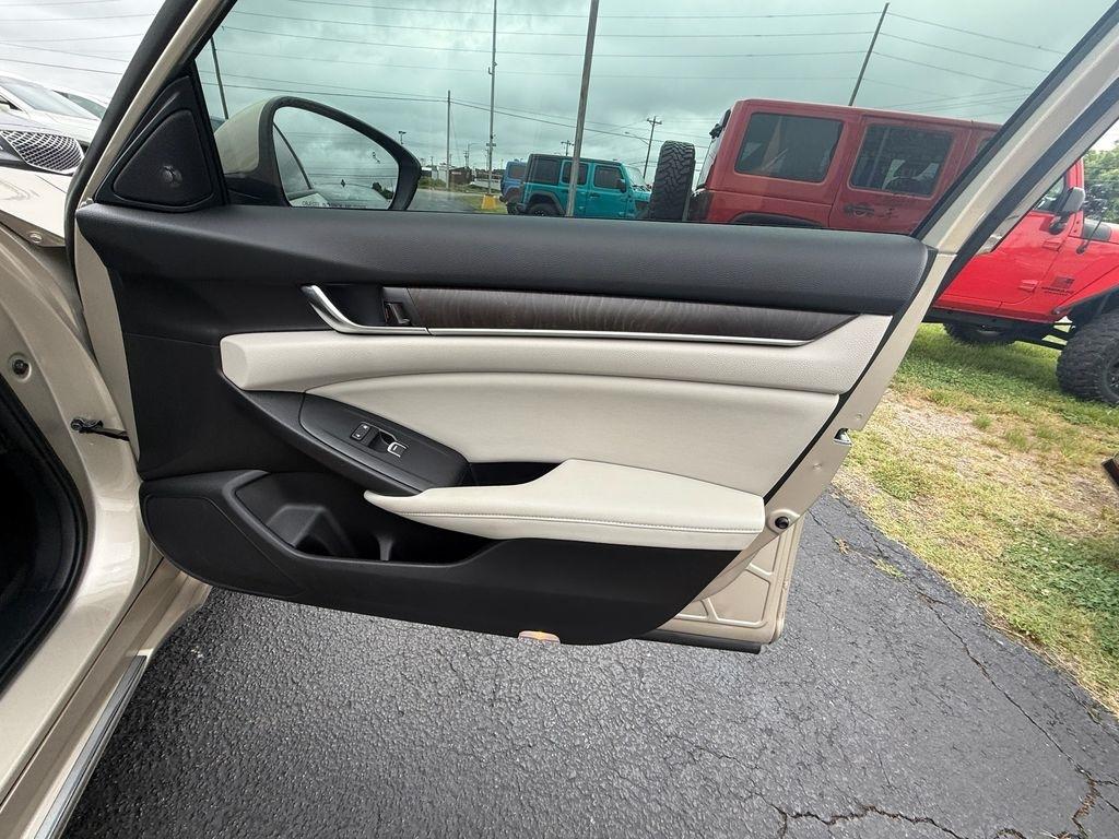 Honda Accord Touring 2.0T 10A 2018