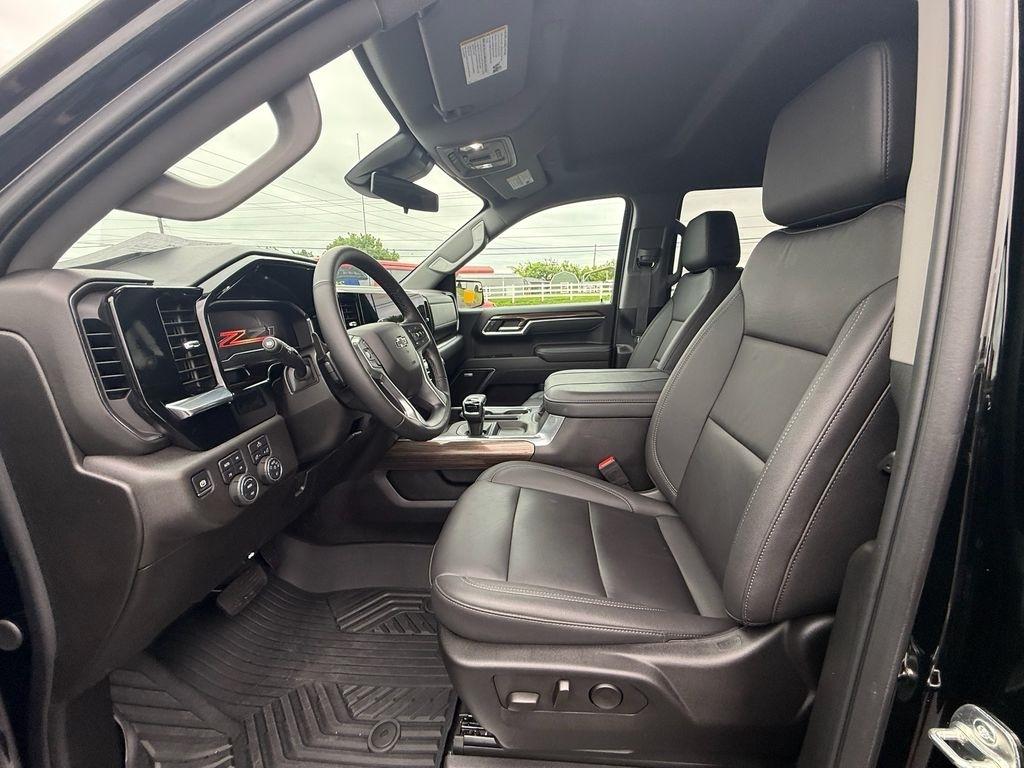 Chevrolet Silverado 1500 RST Crew Cab 4WD 2025