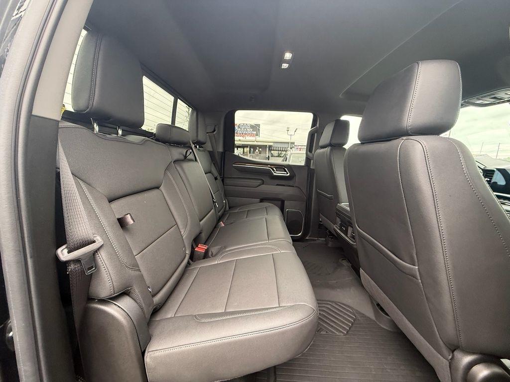 Chevrolet Silverado 1500 RST Crew Cab 4WD 2025