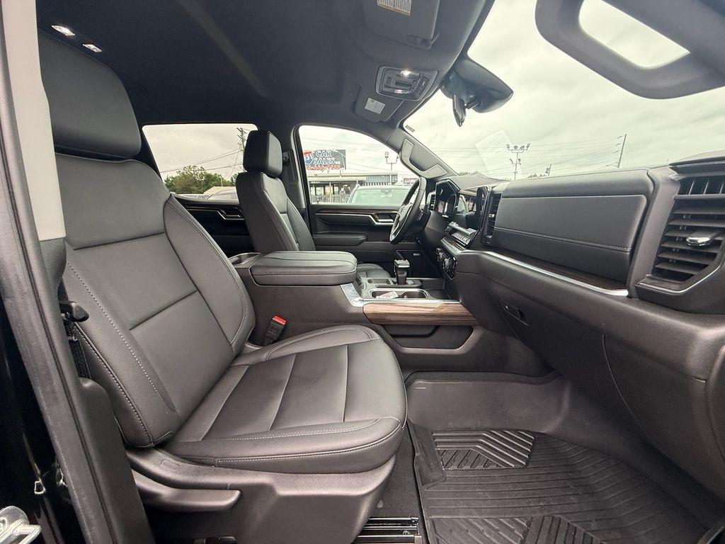 Chevrolet Silverado 1500 RST Crew Cab 4WD 2025