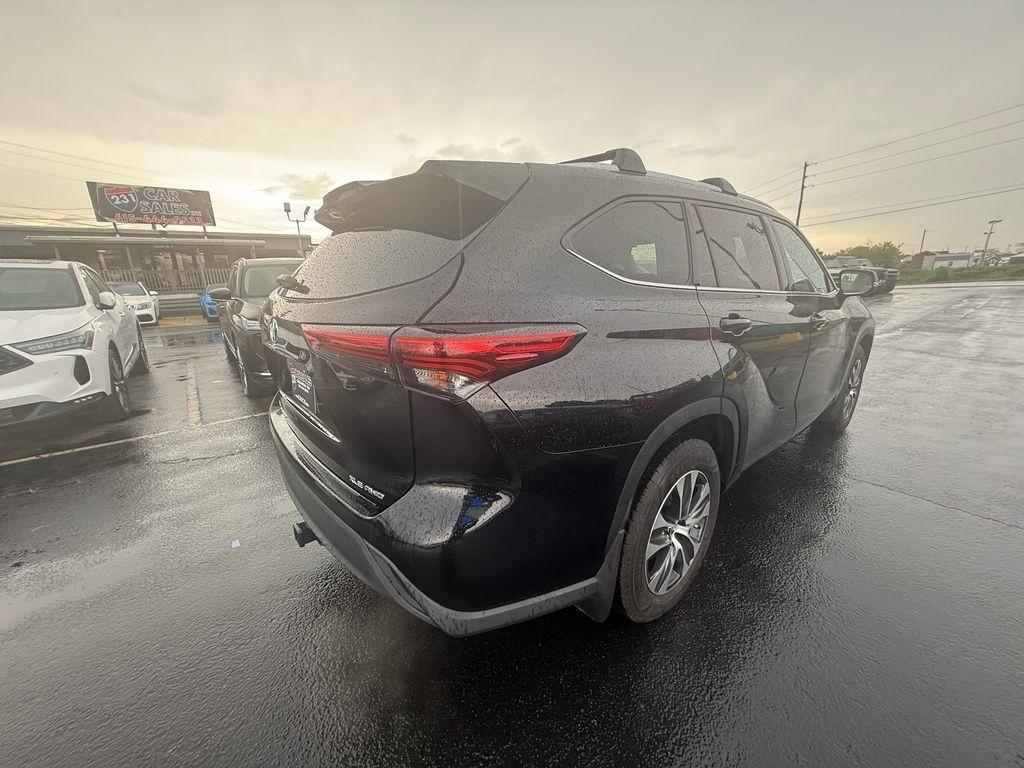 Toyota Highlander XLE AWD V6 2021