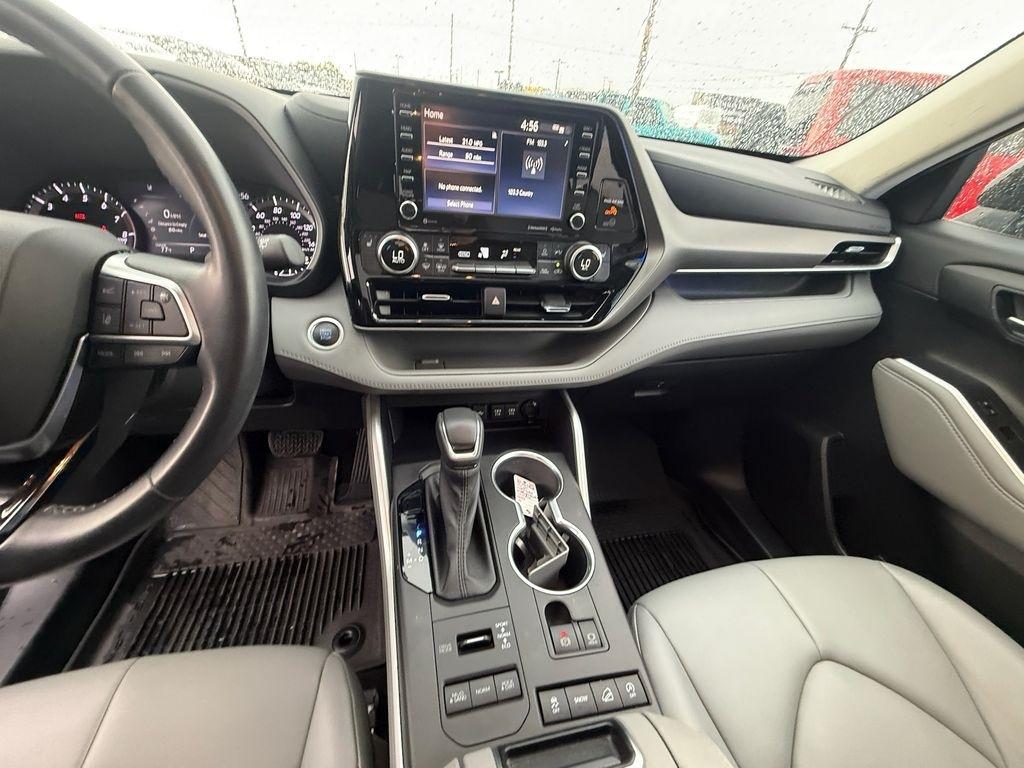 Toyota Highlander XLE AWD V6 2021