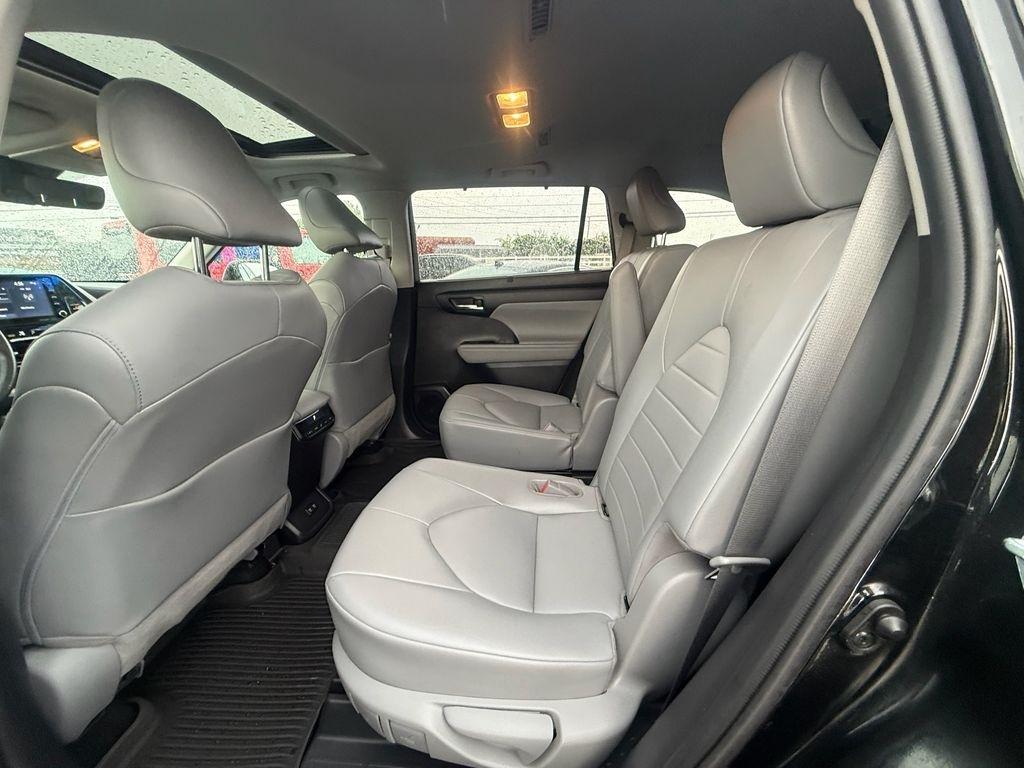 Toyota Highlander XLE AWD V6 2021