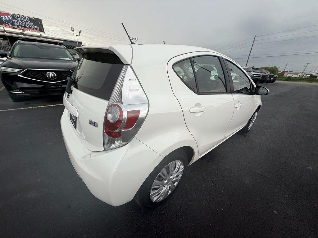 Toyota Prius c Two 2013