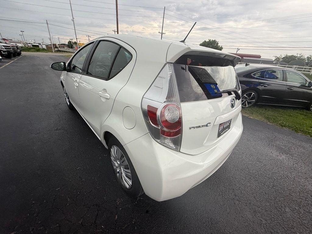 Toyota Prius c Two 2013