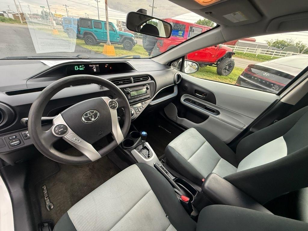 Toyota Prius c Two 2013