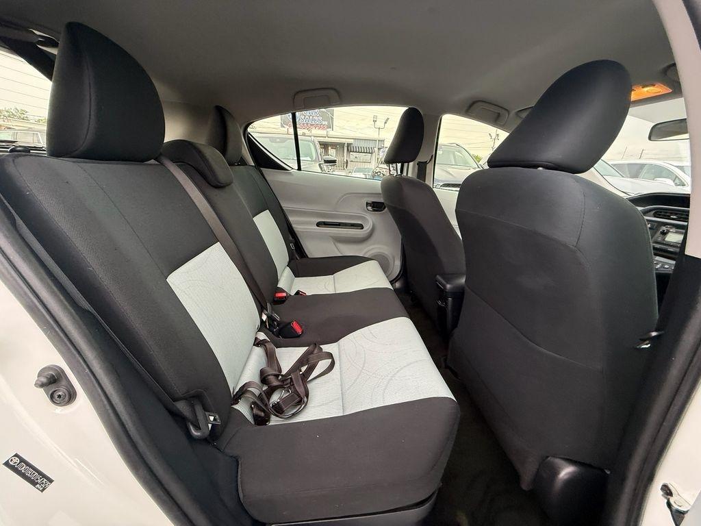 Toyota Prius c Two 2013