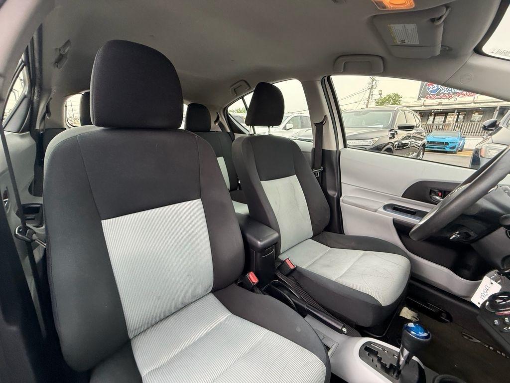 Toyota Prius c Two 2013