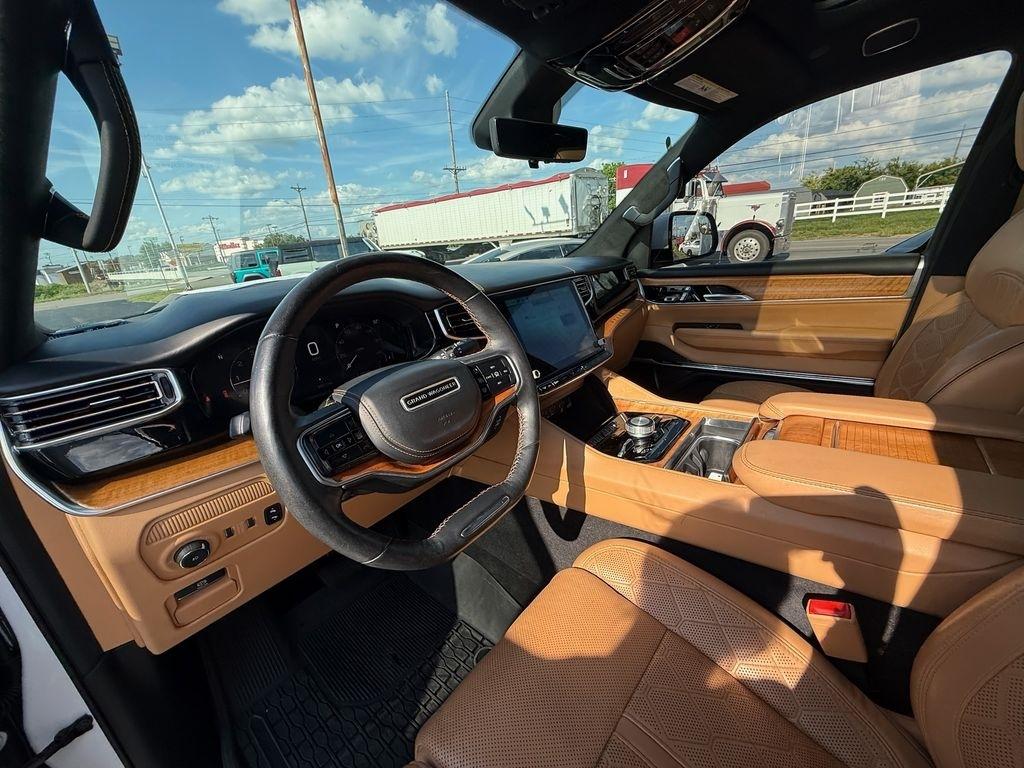 Jeep Grand Wagoneer Series III 4WD 2022