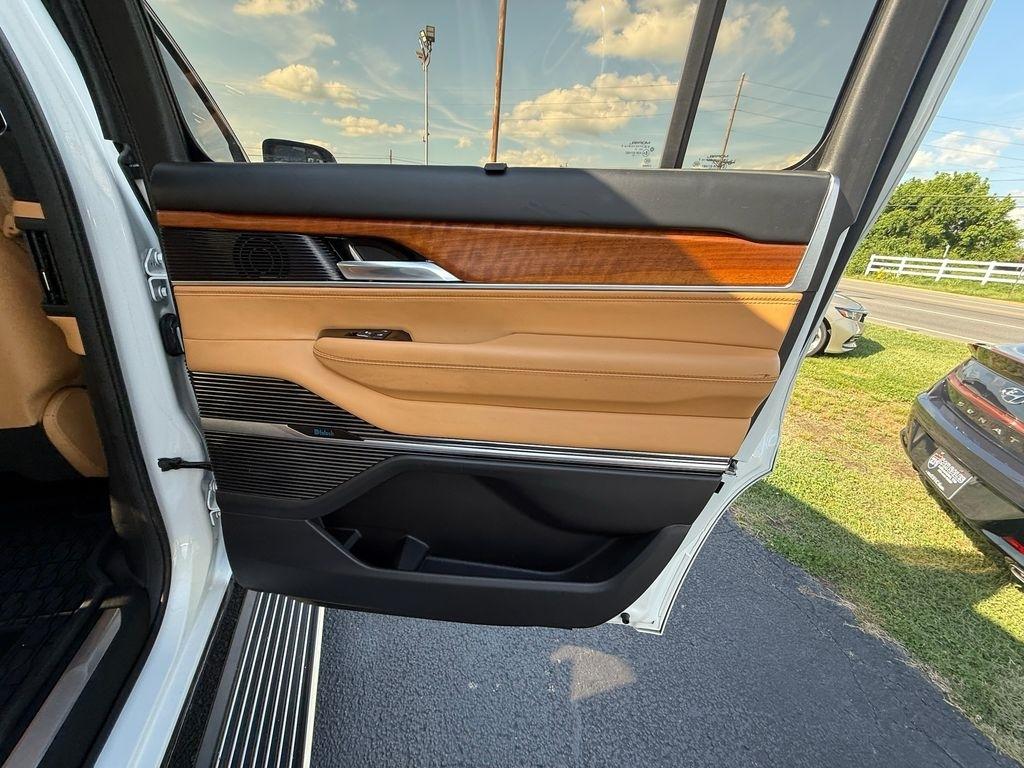 Jeep Grand Wagoneer Series III 4WD 2022