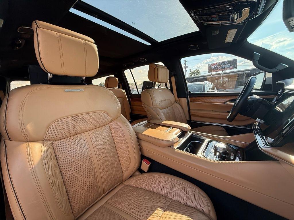 Jeep Grand Wagoneer Series III 4WD 2022