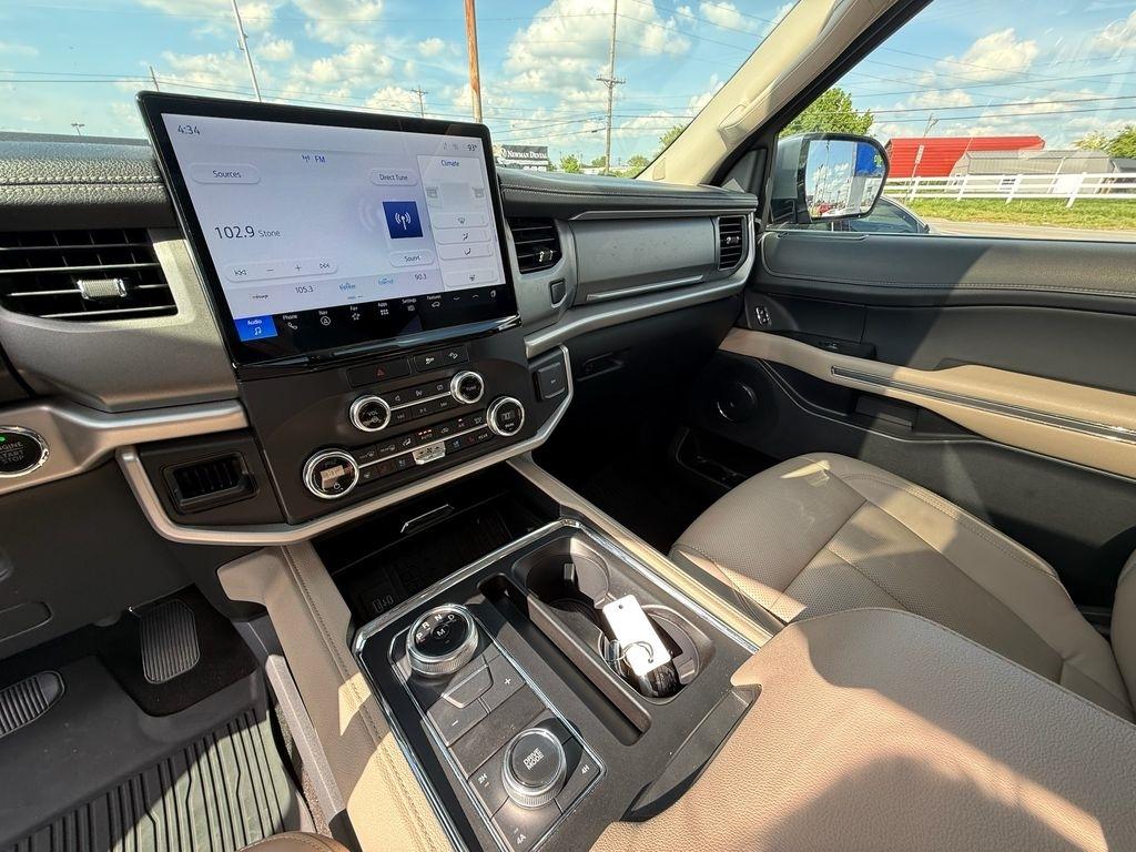 Ford Expedition MAX XLT 4WD 2022