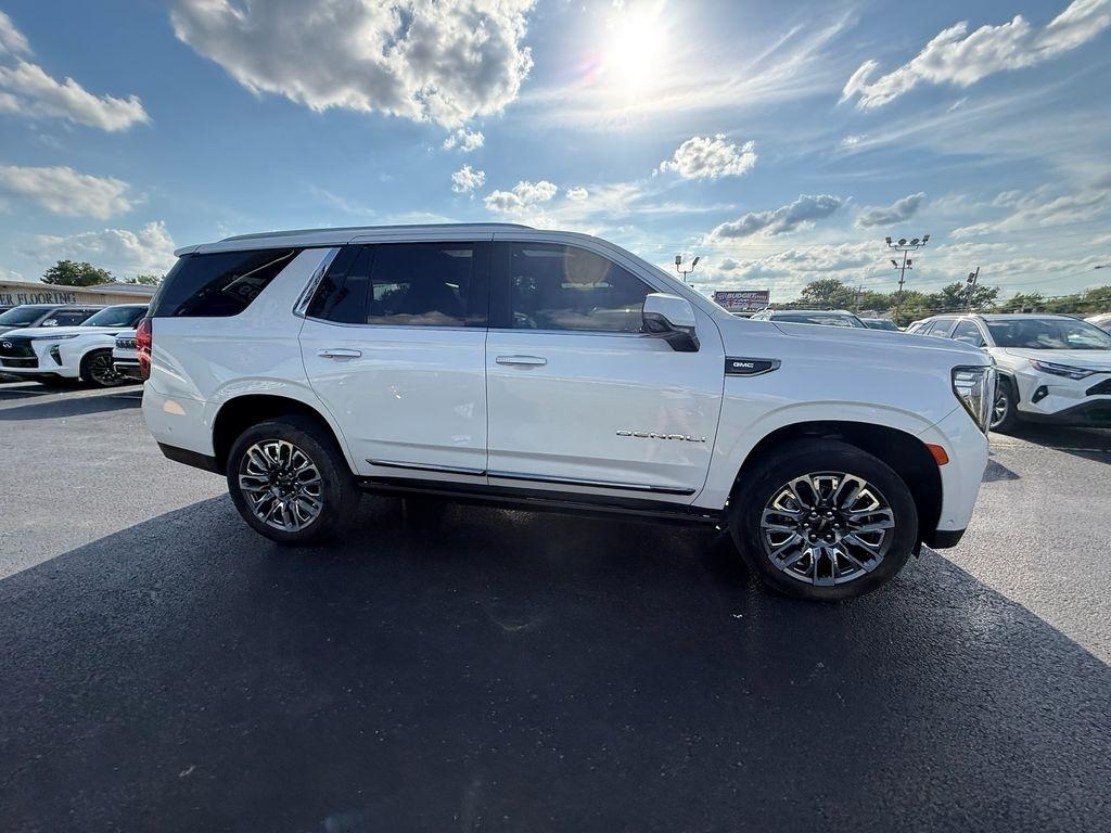 GMC Yukon Denali Ultimate 4WD 2024