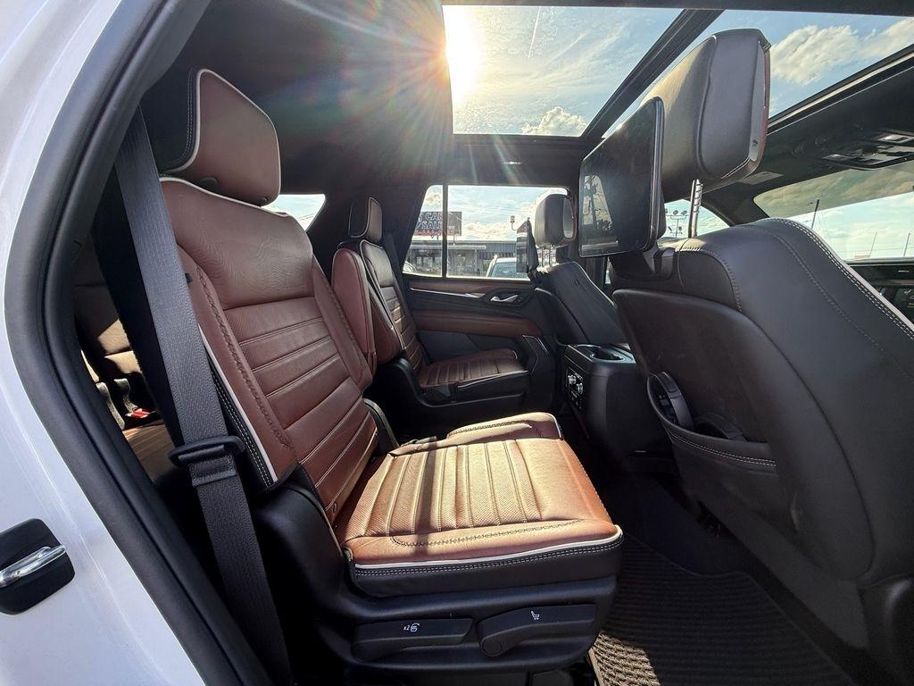 GMC Yukon Denali Ultimate 4WD 2024