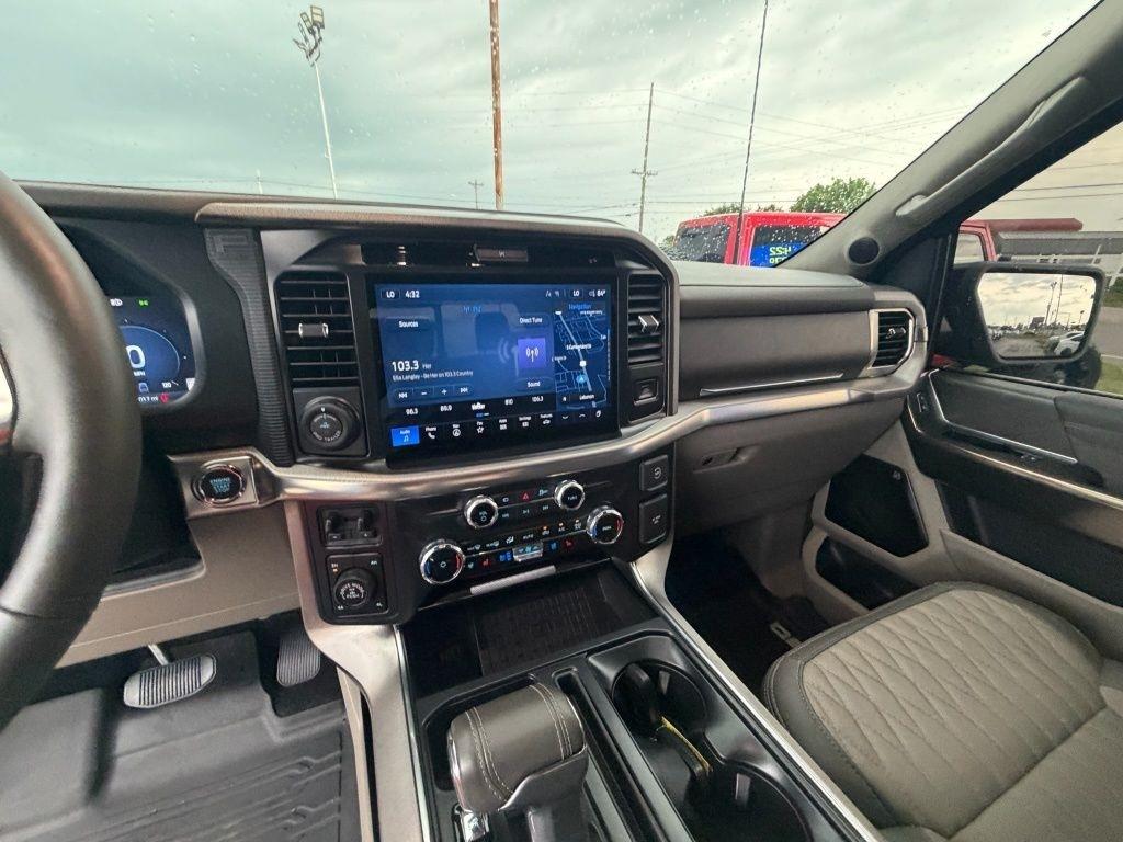 Ford F-150 Platinum SuperCrew 4WD 2025