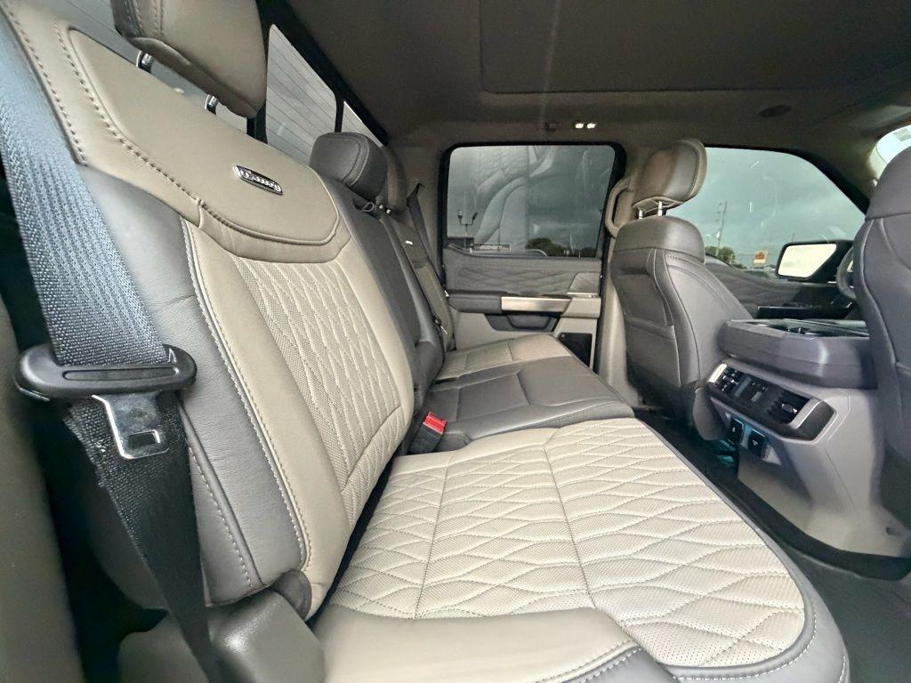 Ford F-150 Platinum SuperCrew 4WD 2025