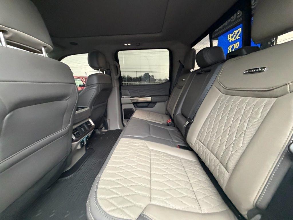Ford F-150 Platinum SuperCrew 4WD 2025