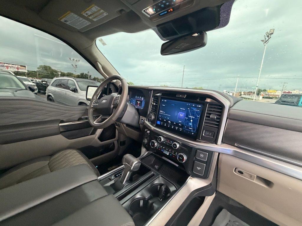 Ford F-150 Platinum SuperCrew 4WD 2025