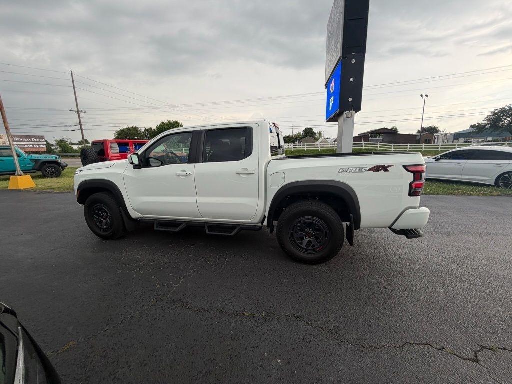 Nissan Frontier PRO-4X Crew Cab 4WD 2025