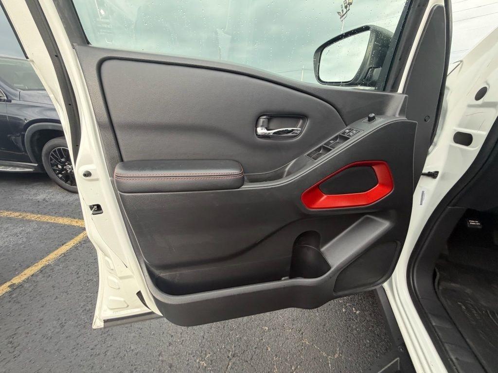 Nissan Frontier PRO-4X Crew Cab 4WD 2025