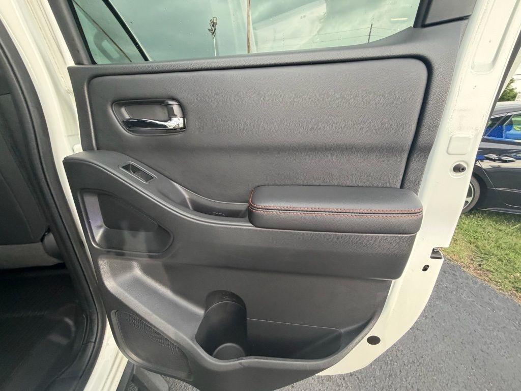 Nissan Frontier PRO-4X Crew Cab 4WD 2025