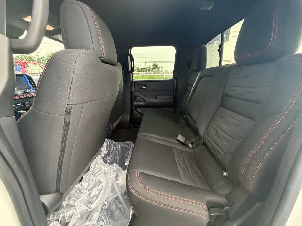 Nissan Frontier PRO-4X Crew Cab 4WD 2025