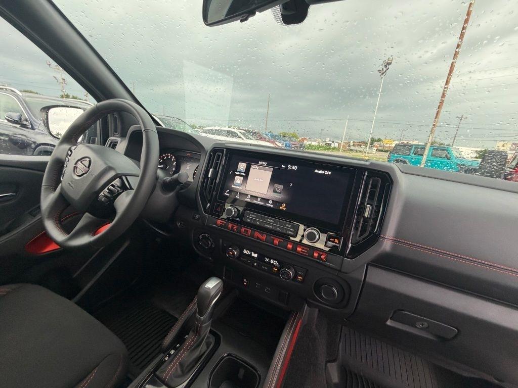 Nissan Frontier PRO-4X Crew Cab 4WD 2025