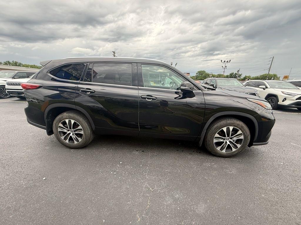Toyota Highlander XLE AWD V6 2021