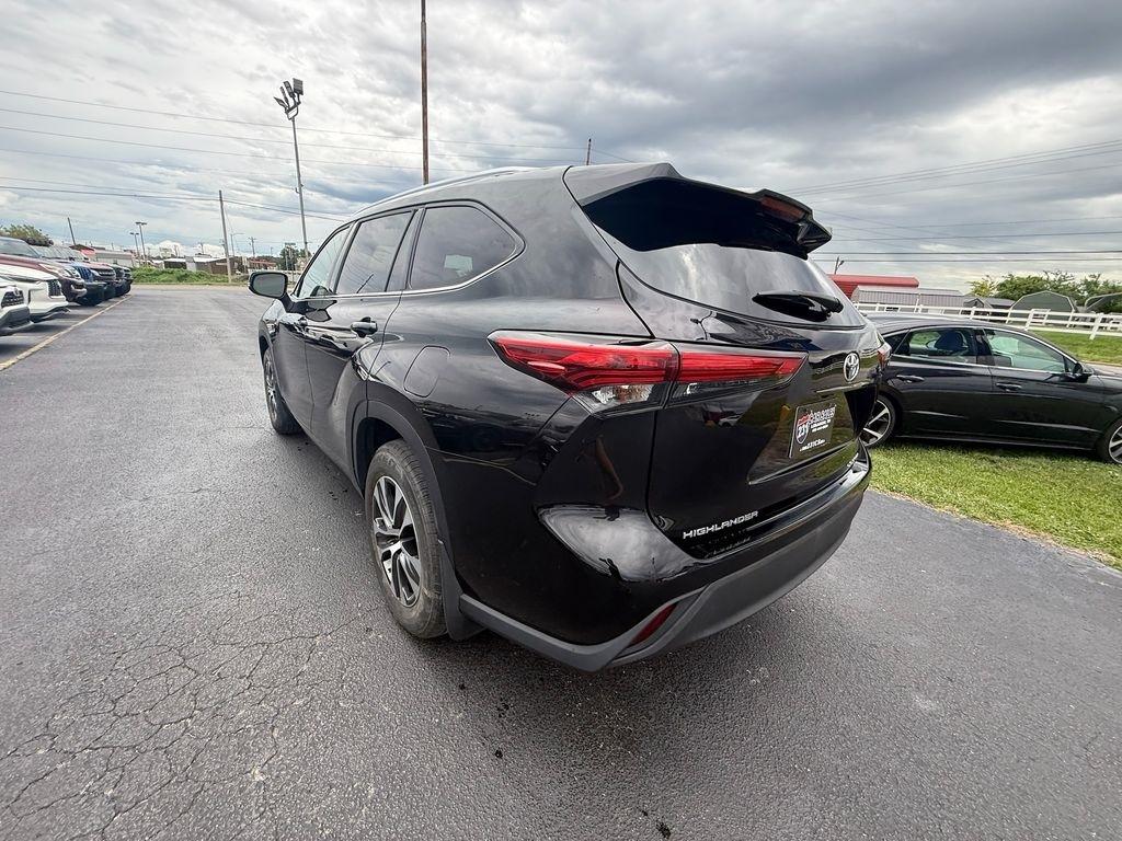 Toyota Highlander XLE AWD V6 2021