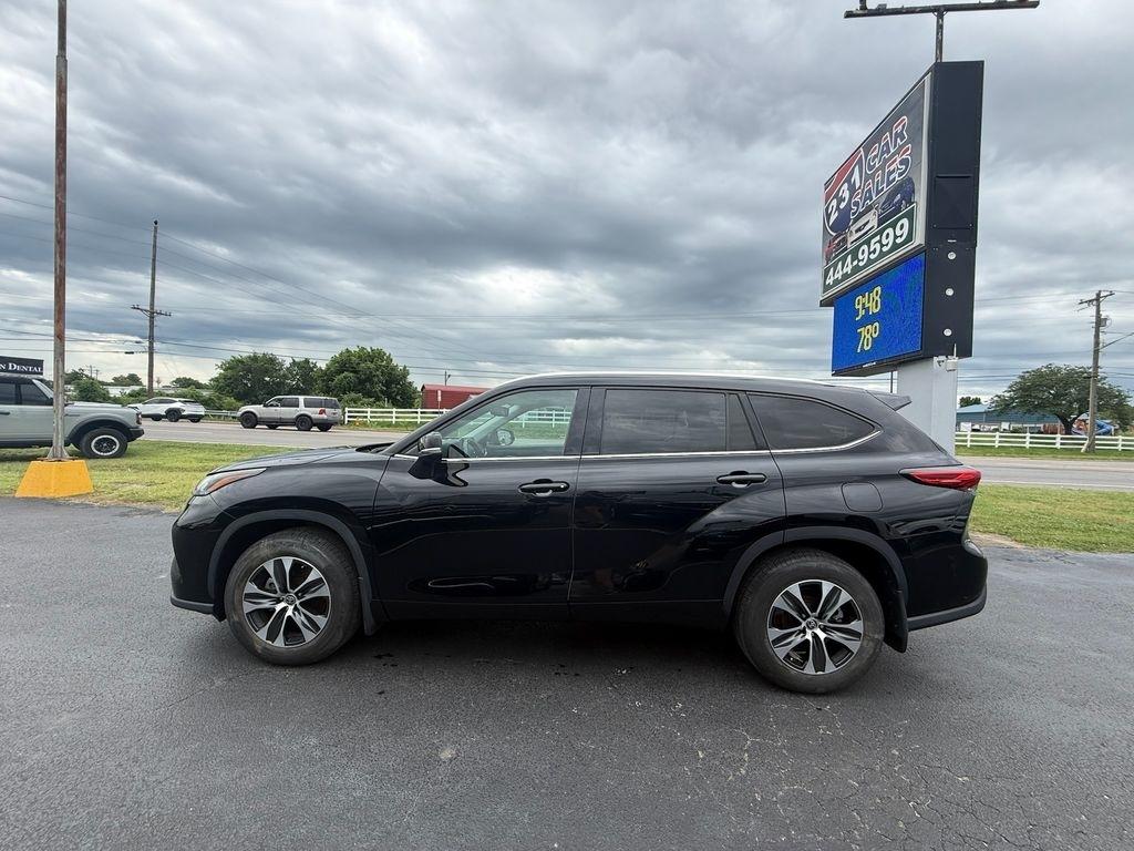 Toyota Highlander XLE AWD V6 2021
