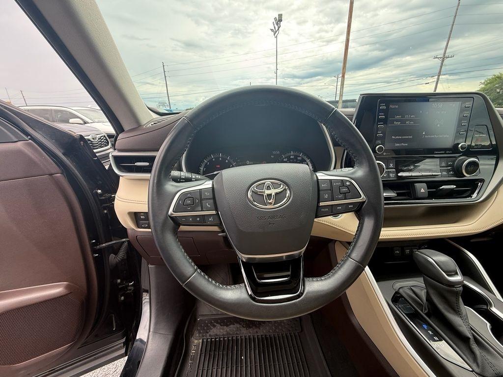 Toyota Highlander XLE AWD V6 2021
