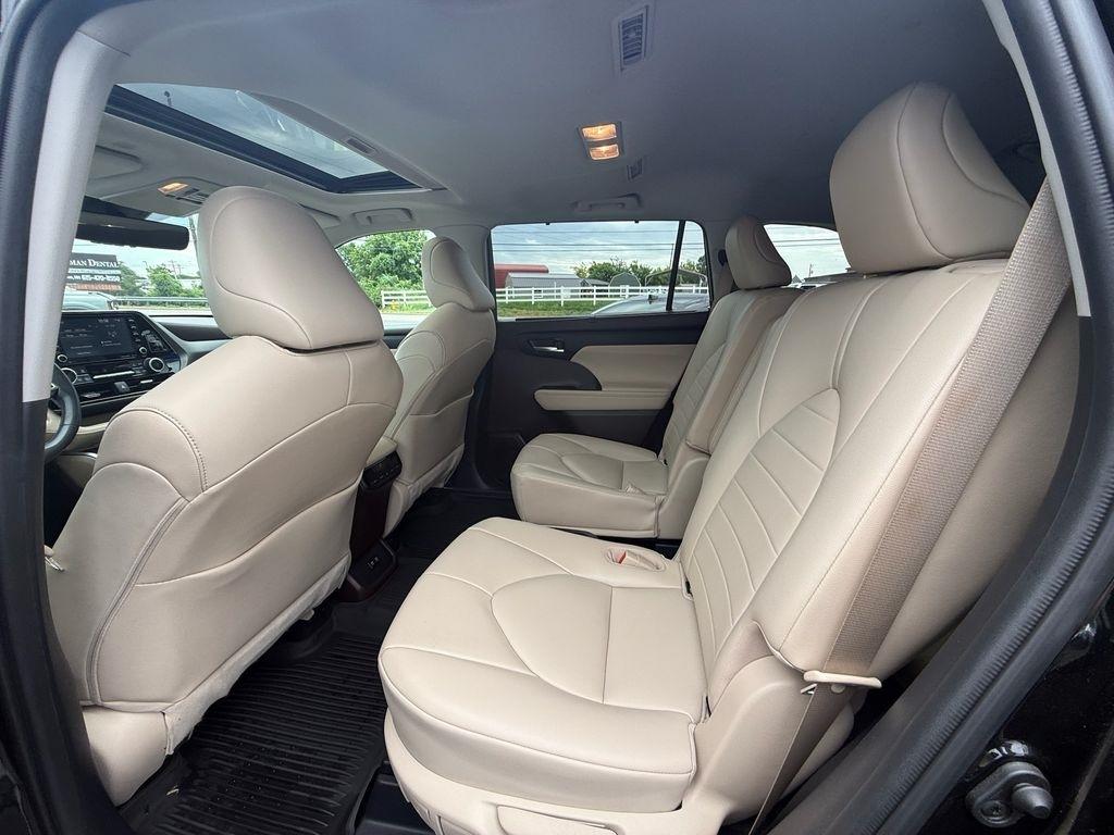 Toyota Highlander XLE AWD V6 2021