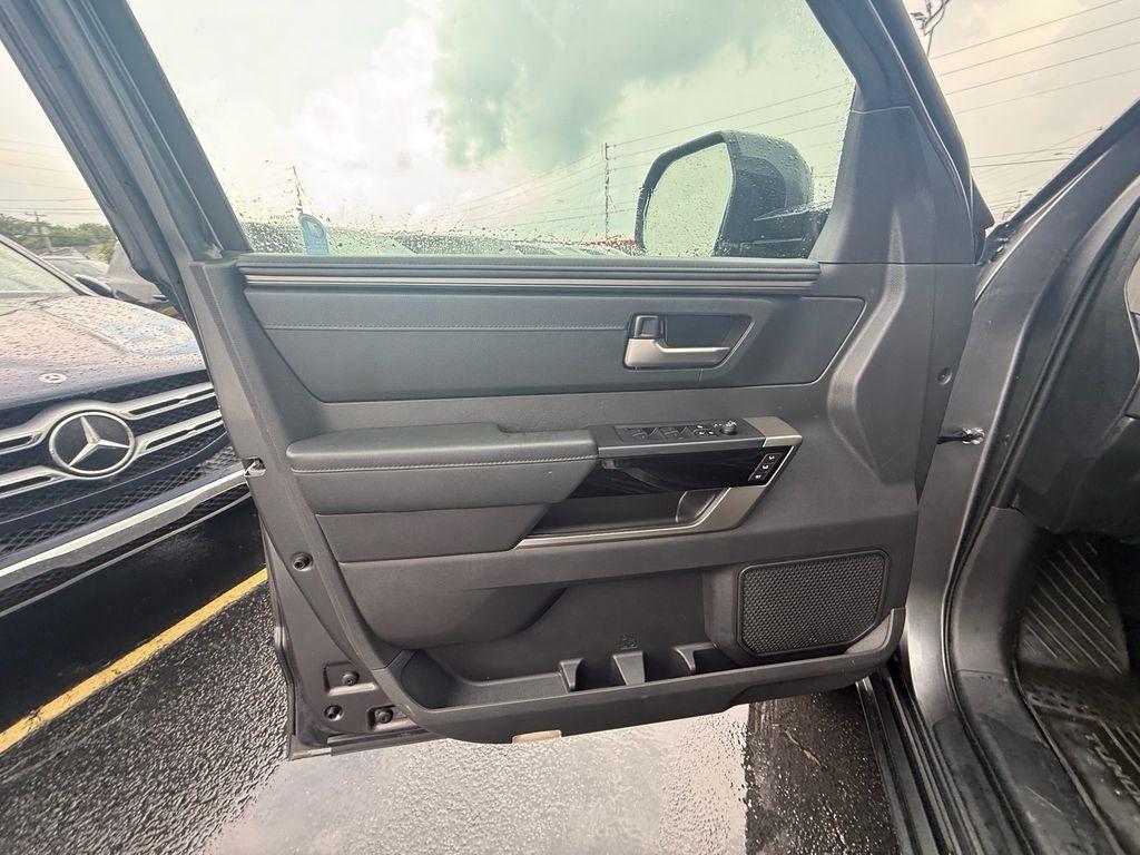 Toyota Tundra Limited CrewMax 4WD 2024