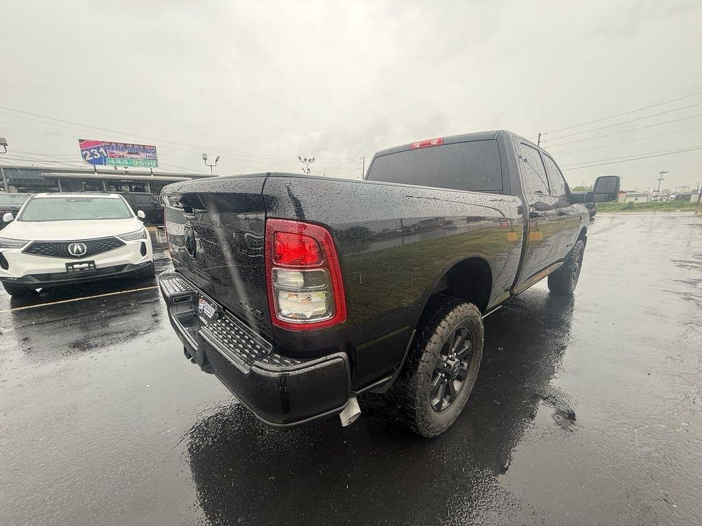 RAM 2500 Big Horn Crew Cab 4WD 2024