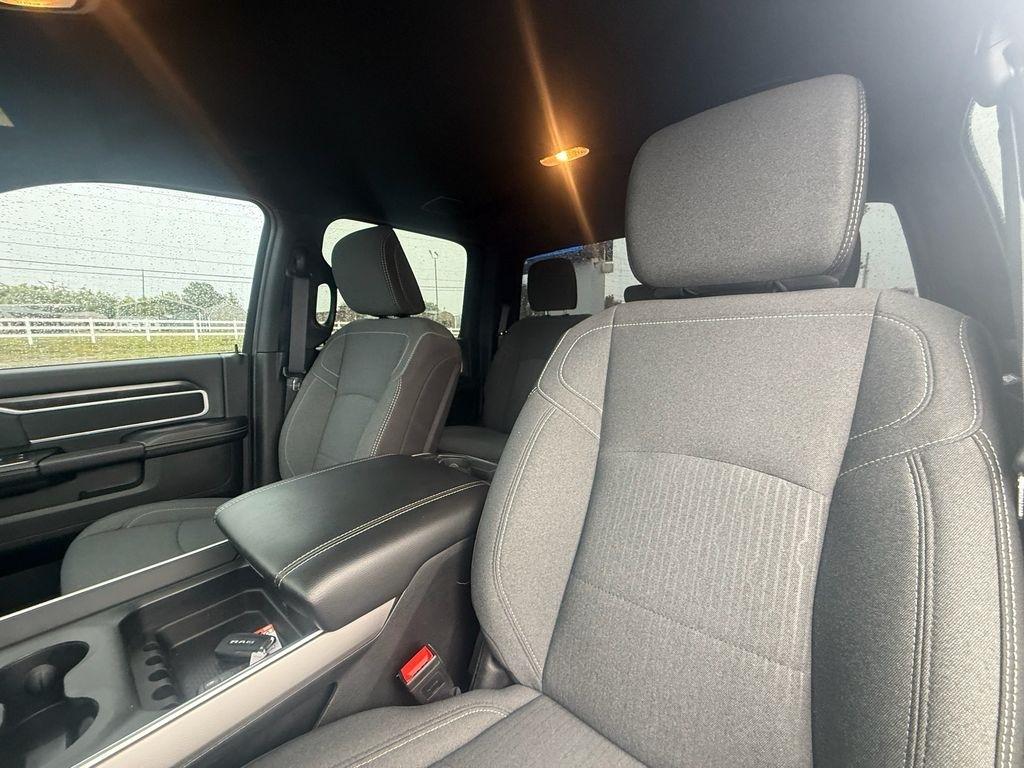 RAM 2500 Big Horn Crew Cab 4WD 2024