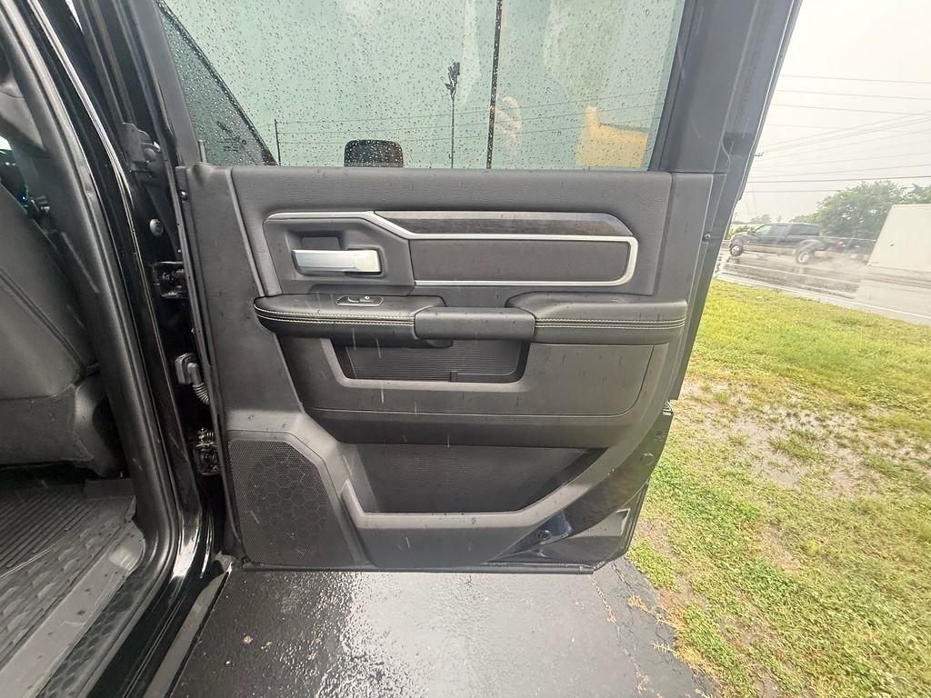 RAM 2500 Big Horn Crew Cab 4WD 2024